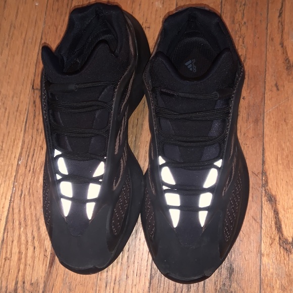YEZZEY( 700 V3 CLAY BROWN)AUTHENTIC